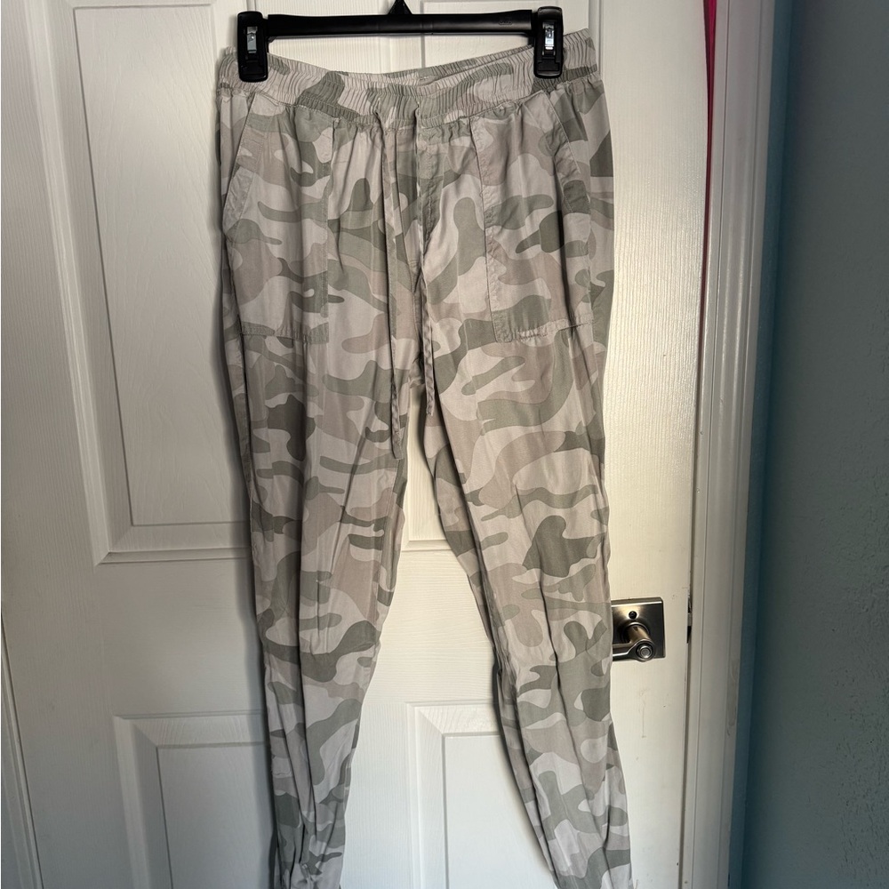 Women's Camouflage Jogger Pants